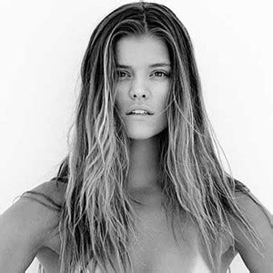 nina agdal naked pic|Nina Agdal Naked on Vacation Is the Best Present We Received。